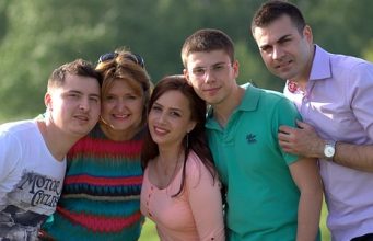 NOUTATI EDITORIALE. 3 carti-ghid extrem de utile pentru parinti si adolescenti