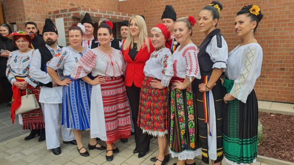 Cristina-Lavinia Arnautu, alături de românii din diaspora