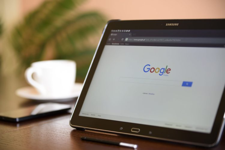 Top 4 criterii importante pentru alegerea firmei de gazduire web potrivite