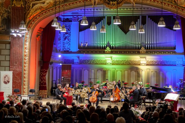 Eveniment Traffic Strings