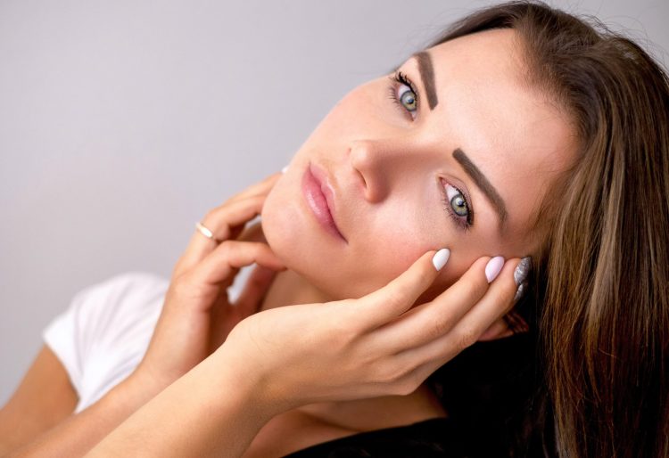Doua creme cu CBD care transforma ingrijirea pielii intr-un ritual de feminitate