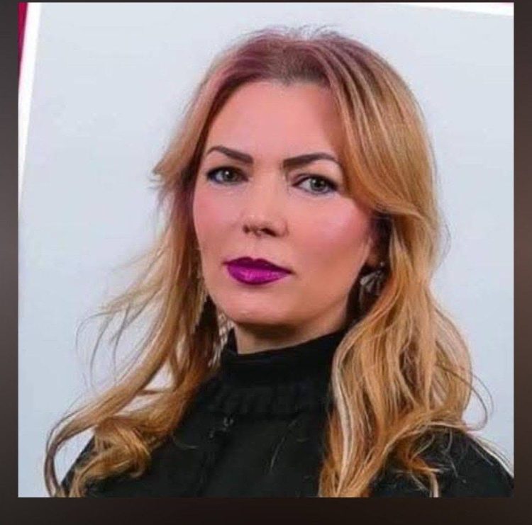 PROFIL DE ARTIST. Povestea Ioanei Dobre, hairstylistul roman premiat pe marile scene ale Europei PROFIL DE ARTIST. Povestea Ioanei Dobre, hairstylistul roman premiat pe marile scene ale Europei