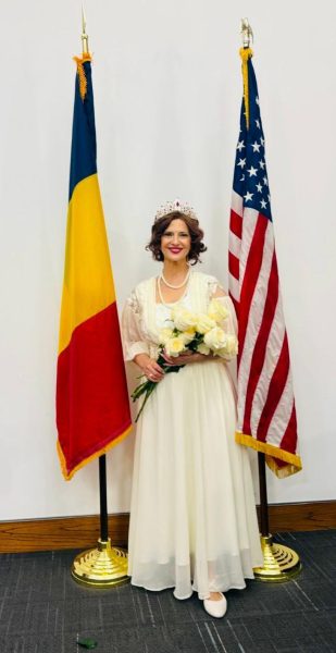 Claudia Motea -- spectacolul Inima Reginei Maria la UCLA